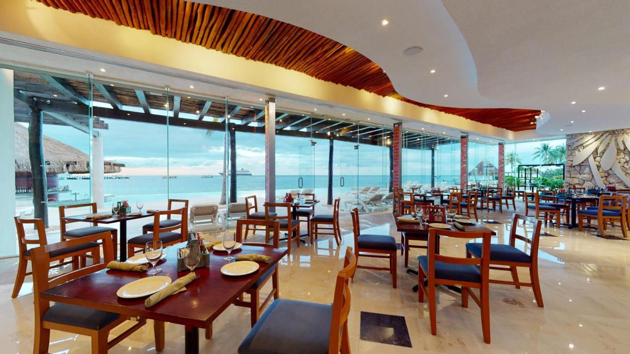 Отель Grand Park Royal Косумель Экстерьер фото Restaurant at the hotel