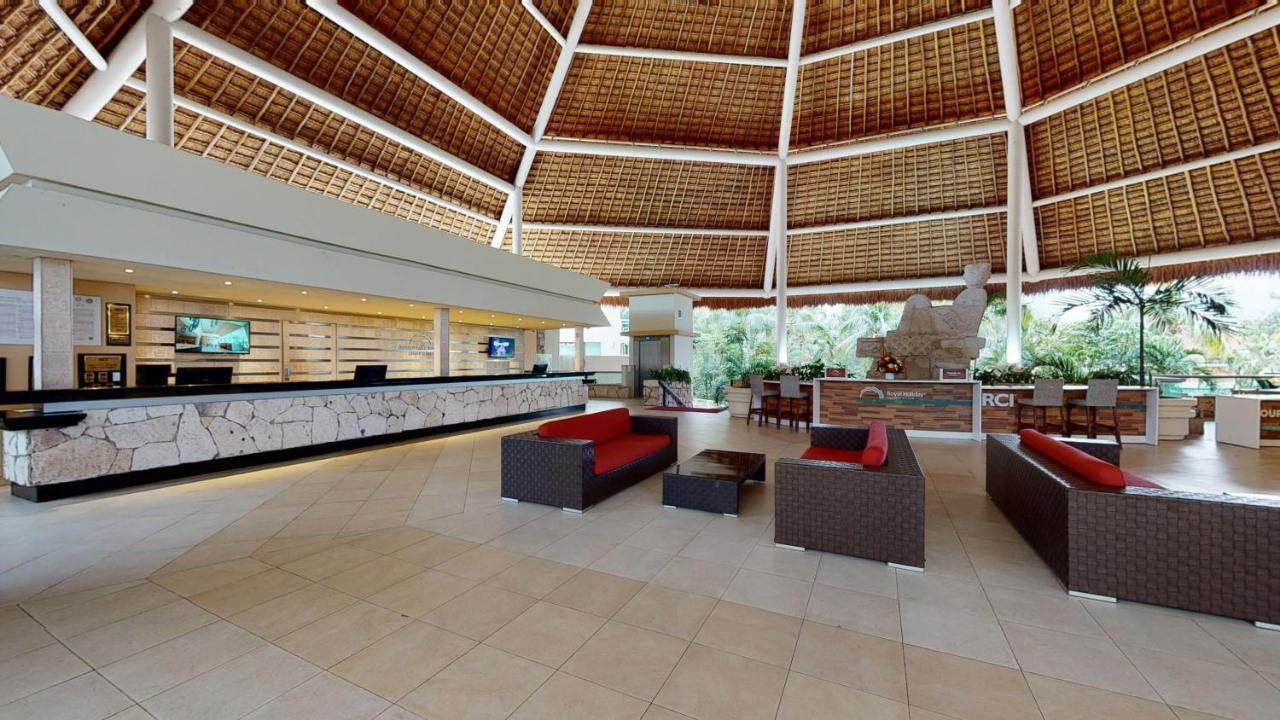 Отель Grand Park Royal Косумель Экстерьер фото The lobby of the resort