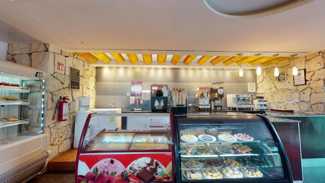 Отель Grand Park Royal Косумель Экстерьер фото Gelateria in India